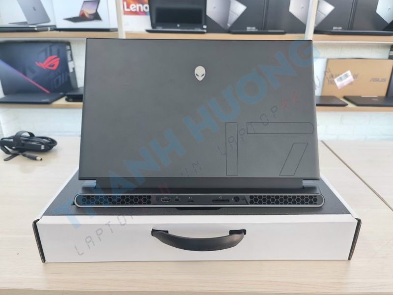 Dell alienware M17 R4