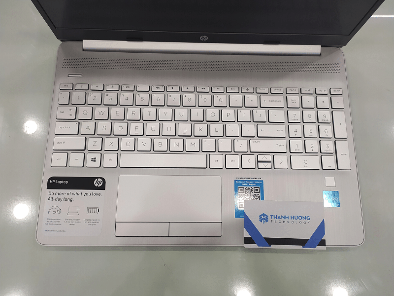 HP Laptop 15 dw3033dx