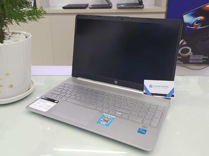 HP Laptop 15 dw3033dx