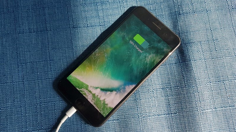 Làm sao biết iphone đang sạc nhanh