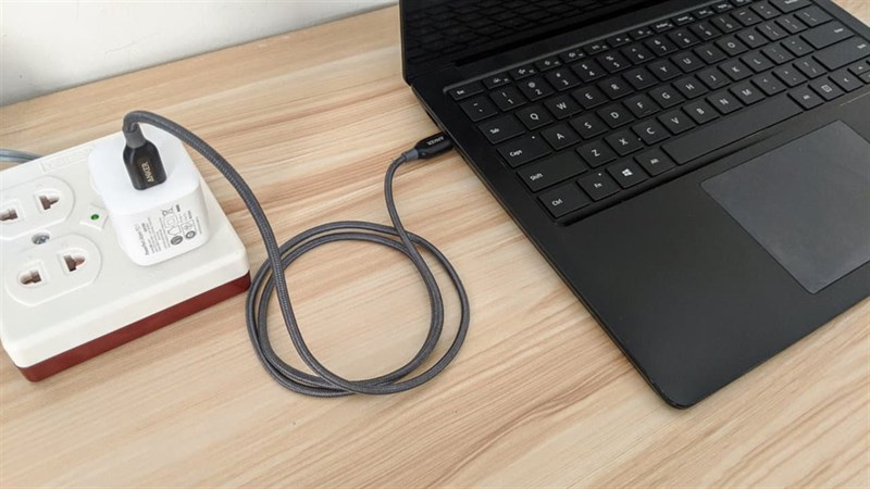 Cắm sạc laptop liên tục có tốn điện không? Cách tiết kiệm điện khi sử dụng máy tính tốt nhất cho bạn