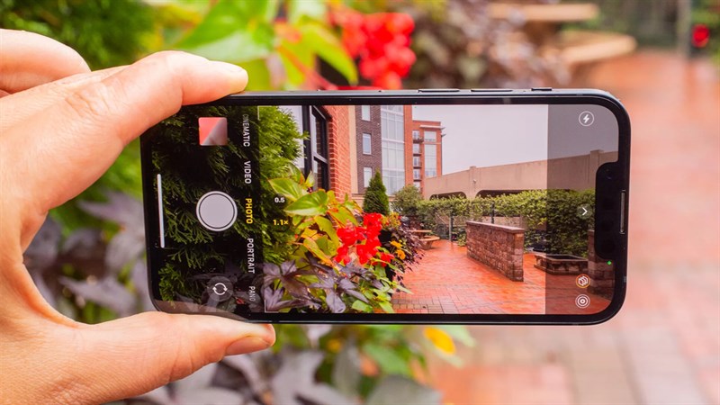 Muốn chụp ảnh đẹp trên iPhone nhưng ngại mình là dân 'Low-Tech'? Vậy thì đừng bỏ qua 5 mẹo này nhé!