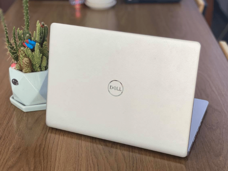 Dell inspiron 5493