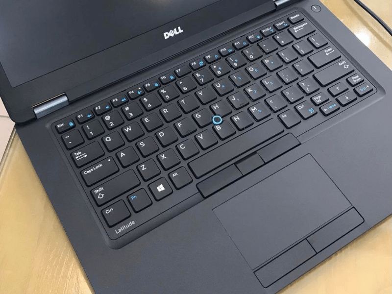 10995